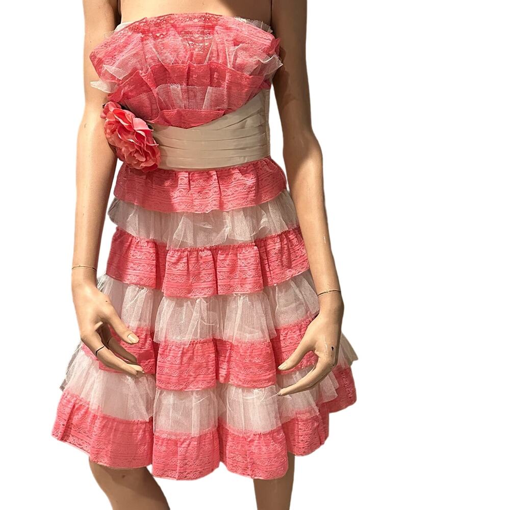 Beyond Fabulous Betsey Johnson Pink and Cream Tiered Strapless Dress Size 4